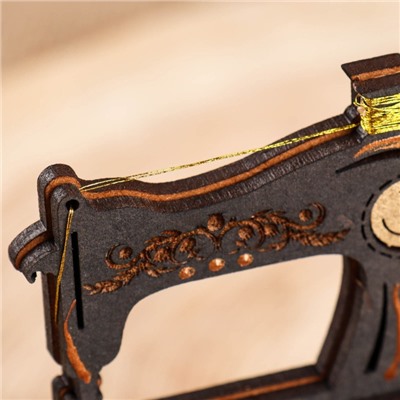 Игольница сувенир "Швейная машинка", МДФ, Дуб-черный, 7,5х5,5х12,5 см