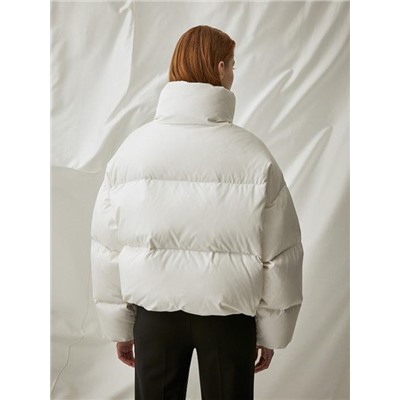 Куртка белого цвета с утеплителем из натурального пуха ELIS