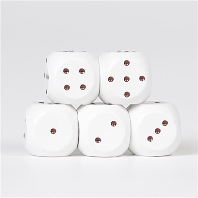 Набор игральных кубиков, 5 шт, 1.5х1.5 см. белые