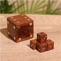 Кубики игральные в шкатулке 4,5х4,5х4,5 см, дерево шишам