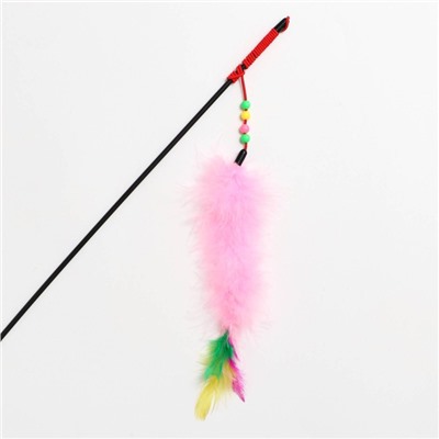 Дразнилка-удочка с перьями, пуховым хвостиком и бусинами, розовая