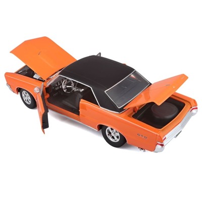 Машинка Maisto Die-Cast 1965 Pontiac GTO, открывающиеся двери, 1:18, цвет оранжевый